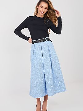 Skirt Rue Paris  This flared midi skirt is a perfect choice for women who appreciate elegance combined with comfort. The classic cut beautifully flatters the