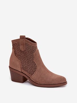 Heel boots Step in style