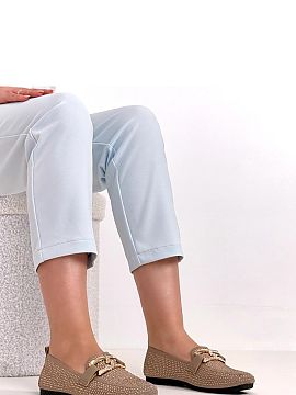 Moccasins Solea  Unique moccasins decorated with elegant zircons and a metal detail are a proposal for women who like subtle shine and stylish finishes. The 