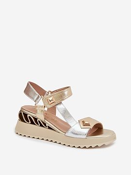 Wedges Step in style