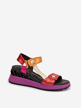 Wedges Step in style