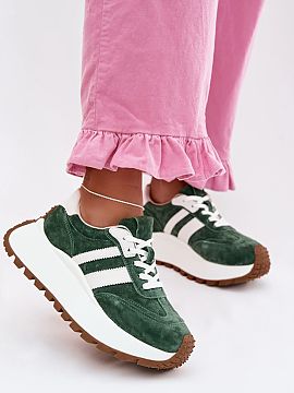 Sports footwear Step in style  Women\'s sneakers made of natural suede. The soft upper ensures a good fit to the foot and an aesthetic finish, making the model perfect for