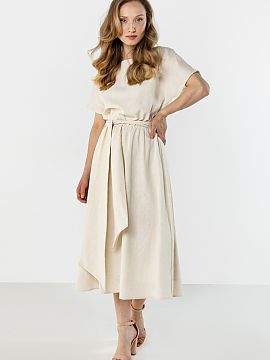 day dress awama  A light midi dress in a feminine, loose fit is the perfect choice for warm days. The simple neckline subtly emphasizes the neck line, and th