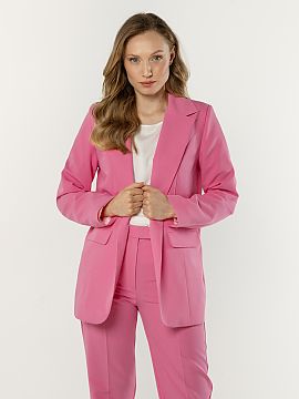 Blazer awama  A classic blazer with an elegant cut is a timeless piece of clothing that complements both formal and more modern stylings. The single-breas