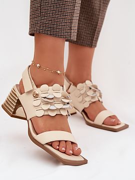 Heeled sandals Step in style  Elegant women\'s sandals made of natural leather are a perfect choice for special occasions such as weddings, family gatherings or evening o