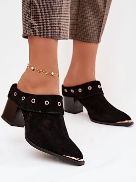 Slippers Step in style  Ladies\' clogs made of natural suede are a unique proposition for women who like fashion accents inspired by western style. The soft leather