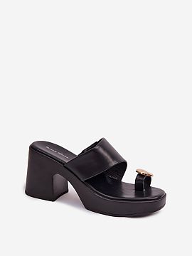 Heeled sandals Step in style
