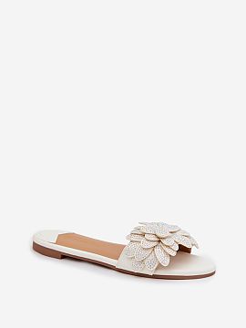 Slippers Step in style