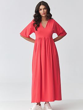 day dress Makadamia  Stylish maxi dress is the perfect combination of comfort and timeless elegance. Its loose, casual fit beautifully drapes on the silhouette, 