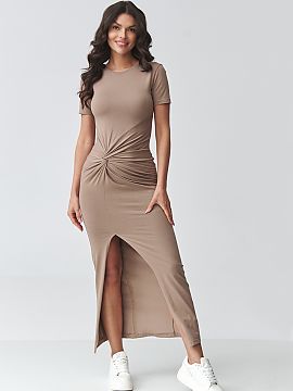 day dress Makadamia  An elegant dress with ruching is a proposal for women who appreciate the combination of classic and modern details. The fitted cut emphasize