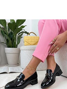 Moccasins Solea  Elegant moccasins made of patent natural leather are a proposal for women who appreciate classic style combined with comfort. The shiny fini