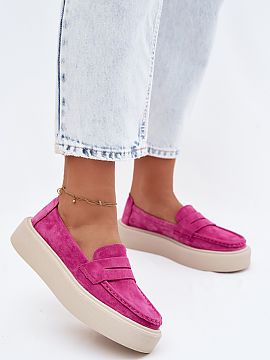 Moccasins Step in style  Women\'s moccasins made of natural suede on a platform are a combination of classic and modern style. The timeless design makes them perfect
