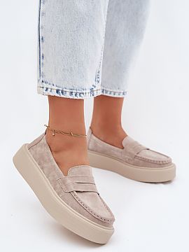 Moccasins Step in style  Women\'s moccasins made of natural suede on a platform are a combination of classic and modern style. The timeless design makes them perfect