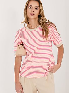 T-shirt Rue Paris  The women\'s striped t-shirt is a classic proposal in a casual style, perfect for everyday wear. The timeless pattern gives it a universal c