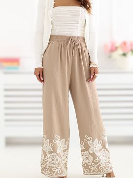 Women trousers Factory Price  Women\'s wide leg trousers are an ideal choice for everyday styling, combining comfort with a fashionable, feminine look. The loose fit with