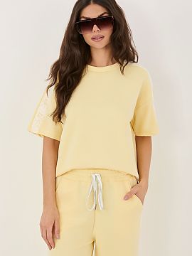 Blouse Factory Price  Women\'s blouse with a universal character is an ideal choice for everyday wear and for work in a less formal style. Its minimalist, smooth 