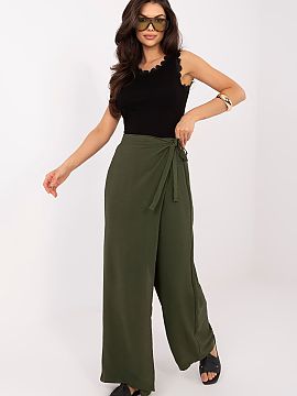 Women trousers Factory Price  Women\'s wide leg trousers are a stylish and comfortable option for everyday wear and for work in a less formal setting. Their loose fit wit