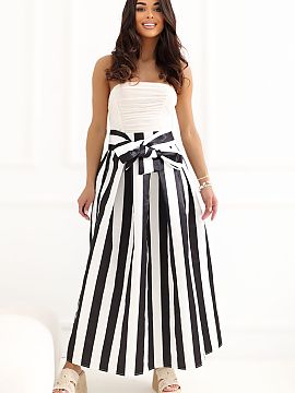 Skirt Factory Price  The women\'s midi skirt is a stylish and versatile option, perfect for everyday wear, work, and more formal occasions. Maintained in a casua