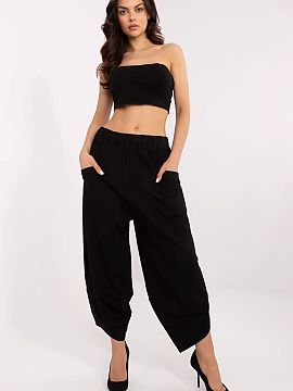Sweatpants Rue Paris  Aladdin style sweatpants are a comfortable and stylish everyday option. Made of a pleasant to the touch cotton blend with added elastane, th