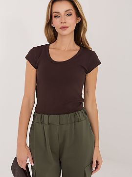T-shirt Rue Paris  Women\'s casual t-shirt is a universal proposal ideal for everyday wear. The model with a standard length and a classic, round neckline will