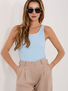 Top Rue Paris  Women\'s tank top is a universal proposal in casual style, perfect for everyday stylizations. The model of standard length and round necklin