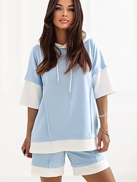 Set Rue Paris  Women\'s tracksuit set consisting of a hoodie and shorts is a comfortable proposition perfect for everyday wear and sports activities. Made 