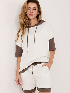 Set Rue Paris  Ladies\' tracksuit set consisting of a hoodie and shorts is a comfortable proposition perfect for everyday wear and sports activities. Made 