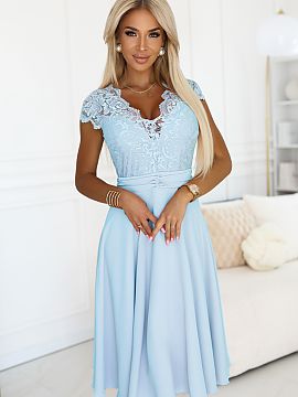 Evening dress Numoco  This blue numoco dress captivates with its romantic character and cut, which beautifully emphasizes the waist. The lace top attracts attenti