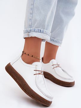 Platform shoes Step in style  Women\'s loafers from the Artiker brand are a versatile option for warmer days, combining comfort with timeless style. The simple design ens