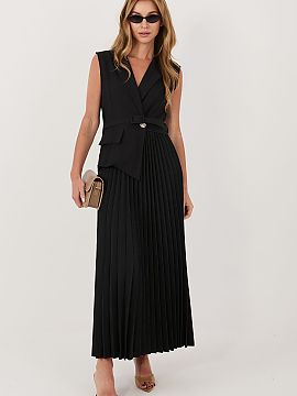 Daydress Rue Paris  The elegant midi dress is a stylish proposition for women who appreciate elegance and modern solutions in a classic edition. It will work pe