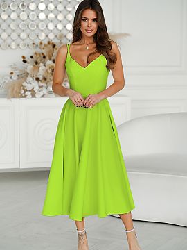 Daydress Bicotone  Midi dress with slightly flared straps. The top of the outfit on thin straps, perfectly fitted at the waist. Shoulders and back exposed. The