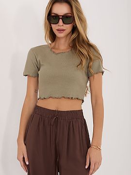 Blouse Factory Price  A fitted women\'s blouse with a short cut, perfect for everyday wear and work. Made of a high-quality blend of cotton, polyester, and elasta