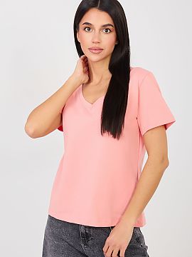T-shirt Rue Paris  Women\'s casual t-shirt is a universal proposition for everyday wear, combining comfort with timeless style. The smooth, minimalist design m
