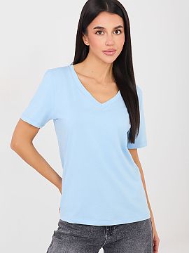 T-shirt Rue Paris  Women\'s casual t-shirt is a universal proposition for everyday wear, combining comfort with timeless style. The smooth, minimalist design m