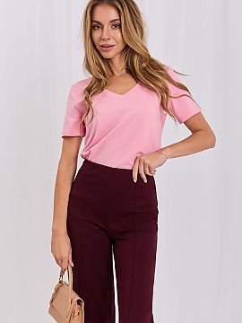 T-shirt Rue Paris  Women\'s casual t-shirt is a universal proposition for everyday wear, combining comfort with timeless style. The smooth, minimalist design m