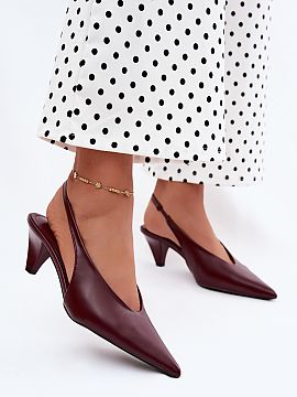 Heel sandals Step in style  Women\'s sandals made of imitation leather are an elegant and stylish proposition for special occasions. The classic style combined with fas