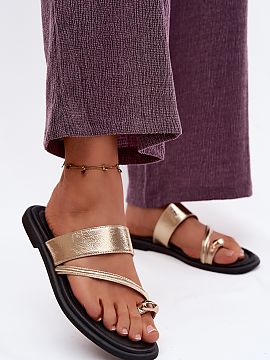 Flip-flops Step in style  Women\'s leather sandals from the Vinceza brand are an elegant proposition for warm days. Their subtle design perfectly complements both cas
