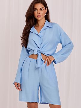 Set Rue Paris  Ladies\' set consisting of a shirt and shorts is a stylish and comfortable option for warmer days. Thanks to the timeless cut and smooth pat