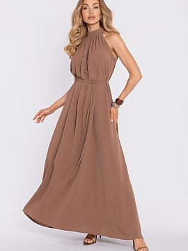 Daydress Moe  An elegant maxi dress made of lightweight fabric with a distinct structure (crepe) and matte finish is a proposal that combines subtle elega