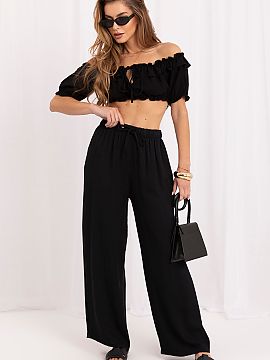 Women trousers Factory Price  Women\'s Wide Leg fabric trousers are the perfect choice for women who value comfort and a modern look. The loose fit with wide, long legs b