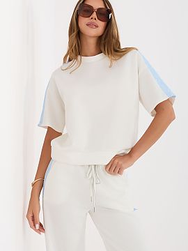 Blouse Factory Price  A women\'s blouse with a universal character is an ideal choice for everyday wear and for work in a less formal style. Its minimalist, smoot