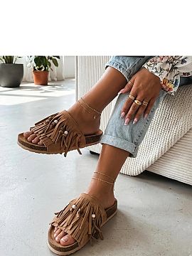 Platform sandals Solea  Stylish slip-on sandals that will perfectly complement summer outfits. The upper is made of soft eco-leather with a suede finish, adorned wi