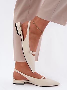 Sandals Step in style  Women\'s sandals from the Maciejka brand are an elegant proposal created with special occasions in mind. Made of natural leather, they look 
