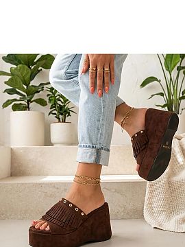 Buskin Solea  Sandals with decorative boho-style fringes are a unique proposal for women who appreciate original details and a trendy, holiday character. 