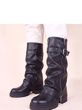 Heel boots Solea  Classic women\'s boots are an elegant and versatile model that will work perfectly on colder days. Made of eco-leather, they combine a timel