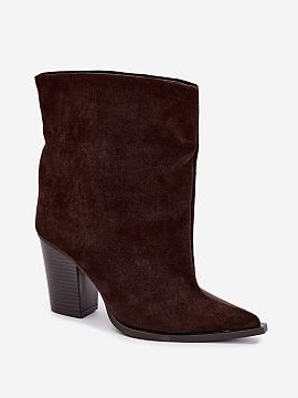 Heel boots Step in style