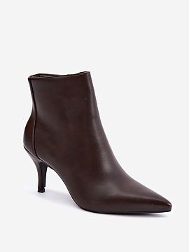 Heel boots Step in style