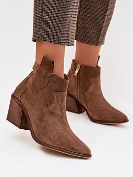 Heel boots Step in style  Emphasize your style with suede cowboy boots with a distinct character. Made of natural suede, these boots combine a fashionable, western at