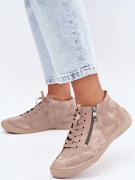 Half shoes Step in style  Women\'s oxfords made of natural suede are a stylish proposition for everyday wear, combining comfort with a trendy look. The model features