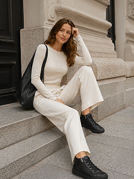 Half shoes Step in style  Women\'s oxfords made of natural leather are a stylish proposition for everyday wear, combining comfort with a fashionable look. The model h